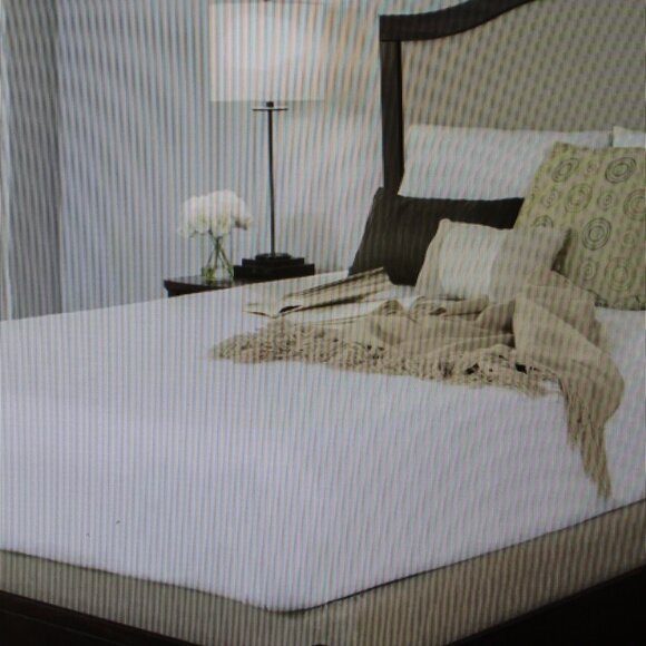 PROTECT A BED Mattress protector TWIN XL - Picture 2 of 2